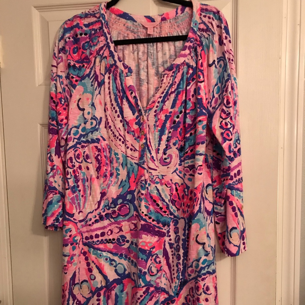 XL Lilly Sleeved Essie EUC